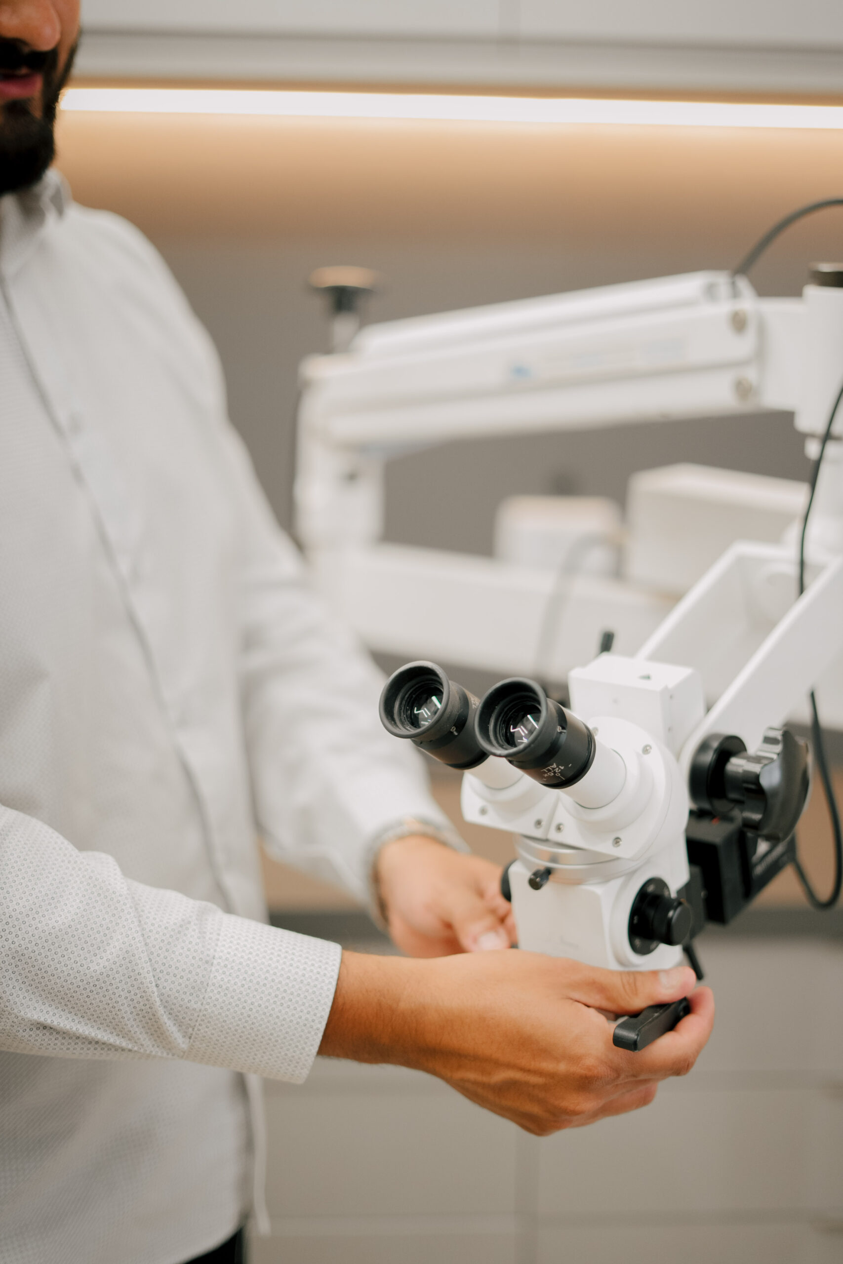 Microscópio Operatório na Avoengo Odontologia